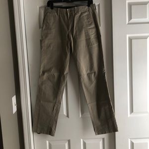 Gap Men’s Straight Fit 31x32 khaki pants